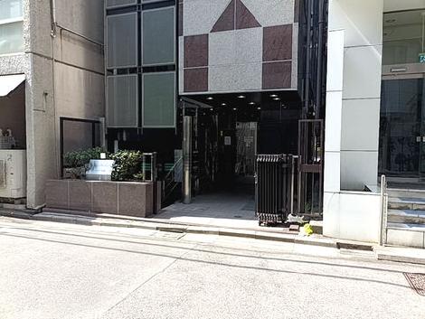 正面玄関