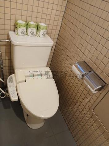 女性用トイレ　1階と3階