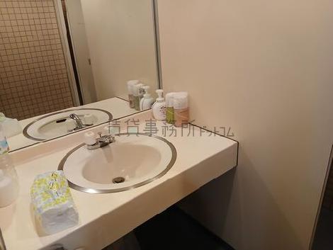 男性用トイレ　2階と4階