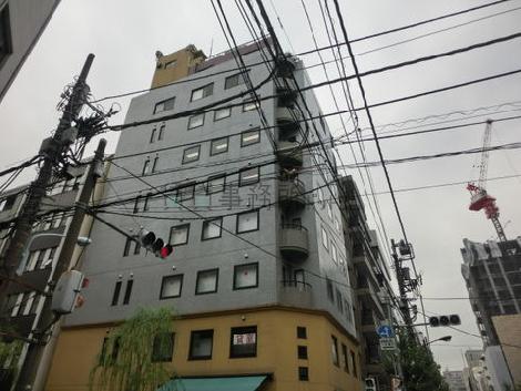 規則的な窓配置です