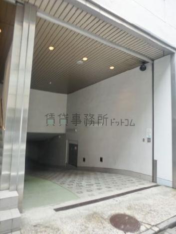 駐車場も設置されています