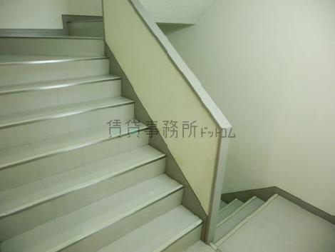 非常用の階段は部屋内です