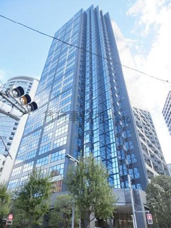 立体的な角面