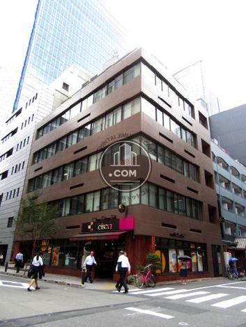 岡常本社ビルの外観写真
