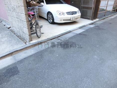 玄関周りの床面です