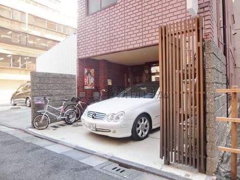 開放的な造りの玄関口