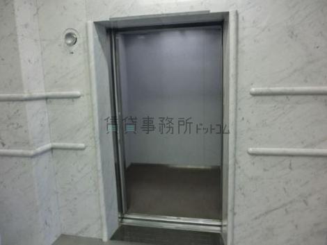 ２０人乗りで余裕の容量です