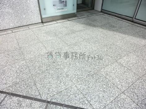 フラットな床面