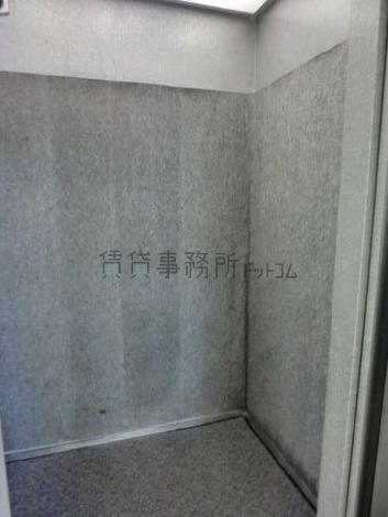 エレベーター内の様子です