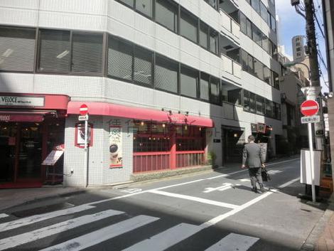 通り側から撮影