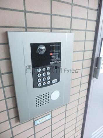 オートロックインターホンになっております