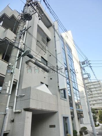 ５階建ての低層ビルとなっております