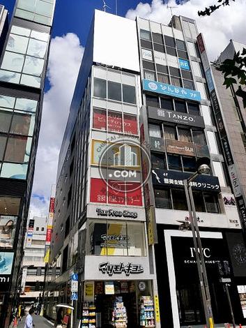 ヒューリック新宿三丁目ビルの外観写真