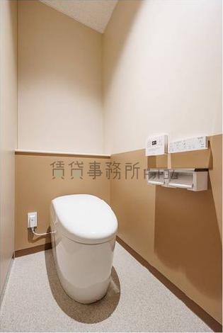 THE PORTAL 新宿御苑のトイレ