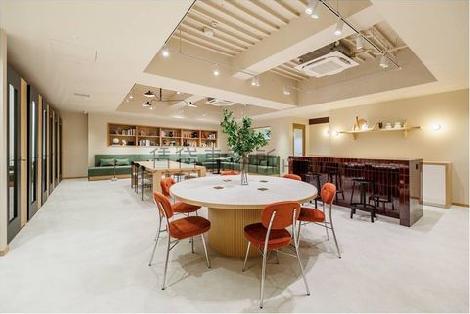 THE PORTAL 新宿御苑の室内
