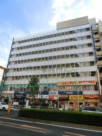 一階部分には様々な店舗が入っております