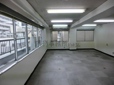 明るく開放的な雰囲気がございます