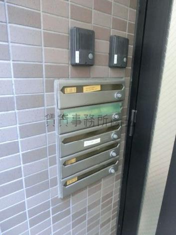 玄関横に設けられたポスト