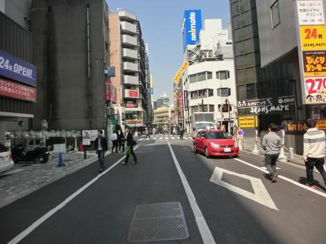 ビル交差点の角です