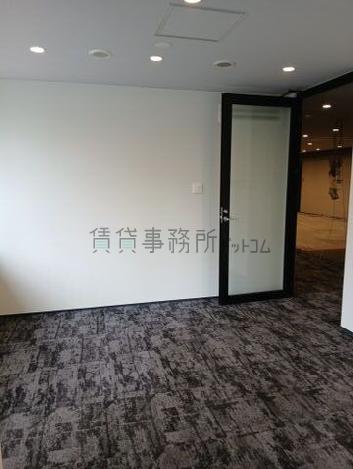 スタッフハウスビルの室内