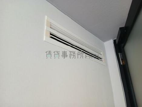 スタッフハウスビルの室内
