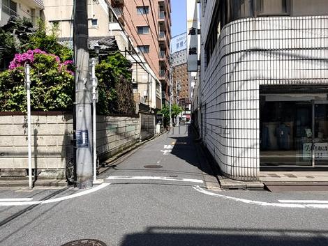 歩道は確保されています