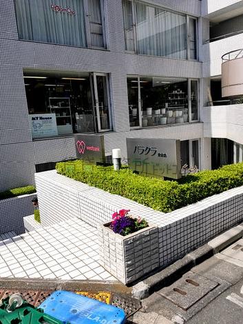 正面玄関
