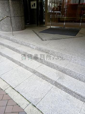 正面玄関前 段差