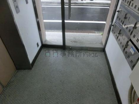 コンパクトなエントランス