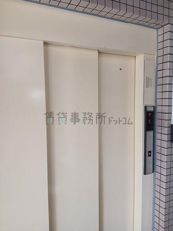 高さが低いエレベーター