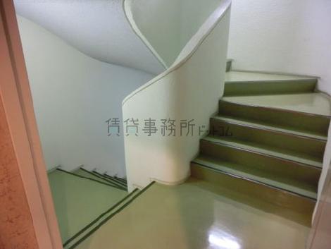 上下階へ行ける階段です