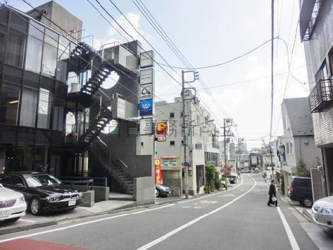 交通量はそれほど多くないエリアです