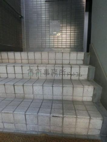 エントランス内の階段