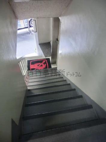 階段上からの様子
