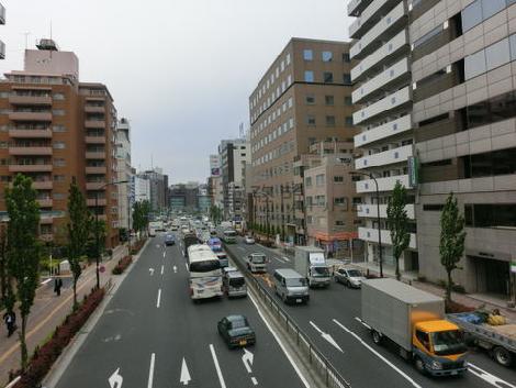 前面道路です