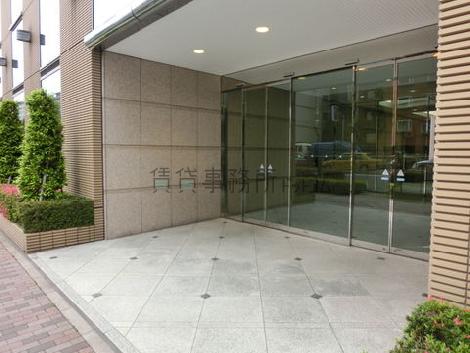 正面入口付近です