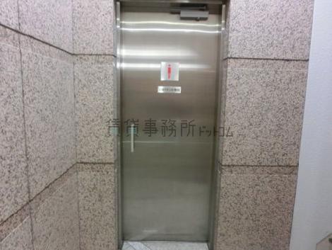 エントランス内にある女性用お手洗いです