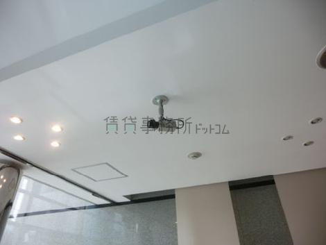 防犯カメラが稼働しています