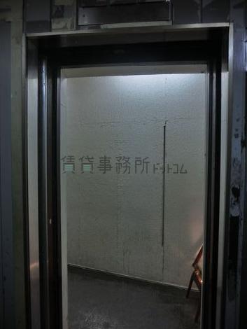 定員は１１名です