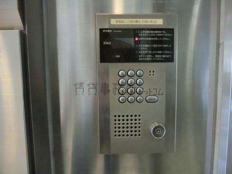 オートロックシステム完備