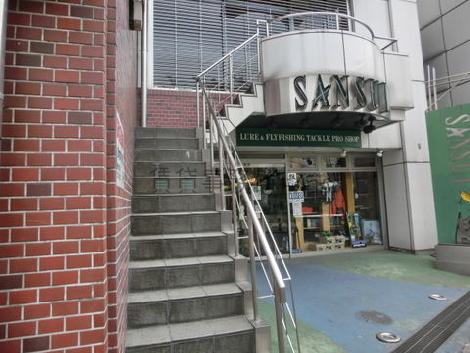 ２階専用の階段です
