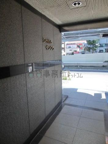重厚なつくりの共用部分