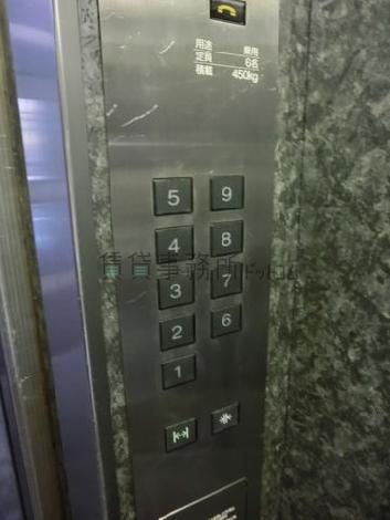 エレベーター操作パネル