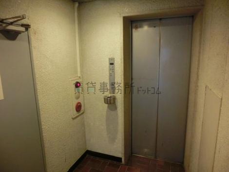 エレベーター1基