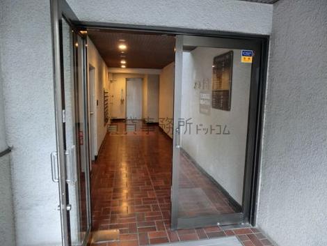 手動タイプの扉です