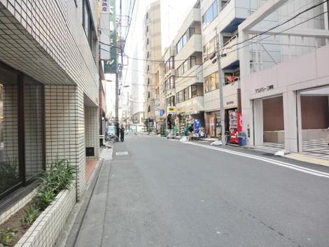 前面道路右手方面の様子