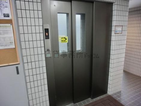 エレベーターが1基