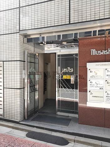 正面玄関