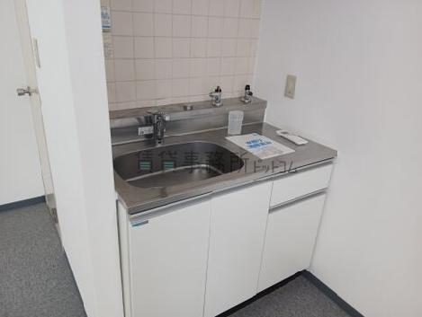 畔上セブンビルの給湯室