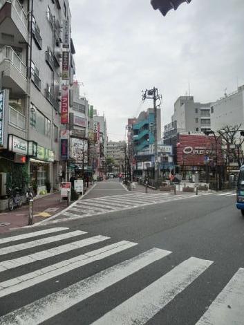 人通りは大変多いです